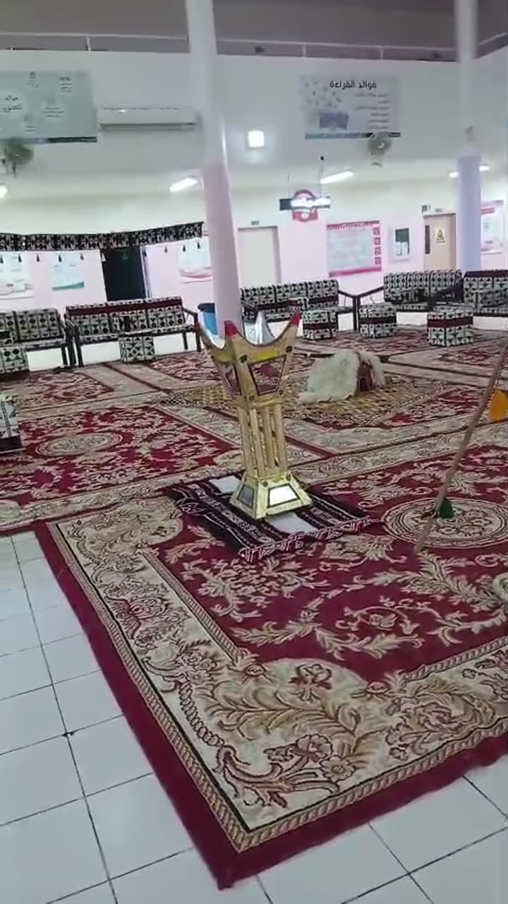 تحويل صالة داخلية إلى مجلس شعبي